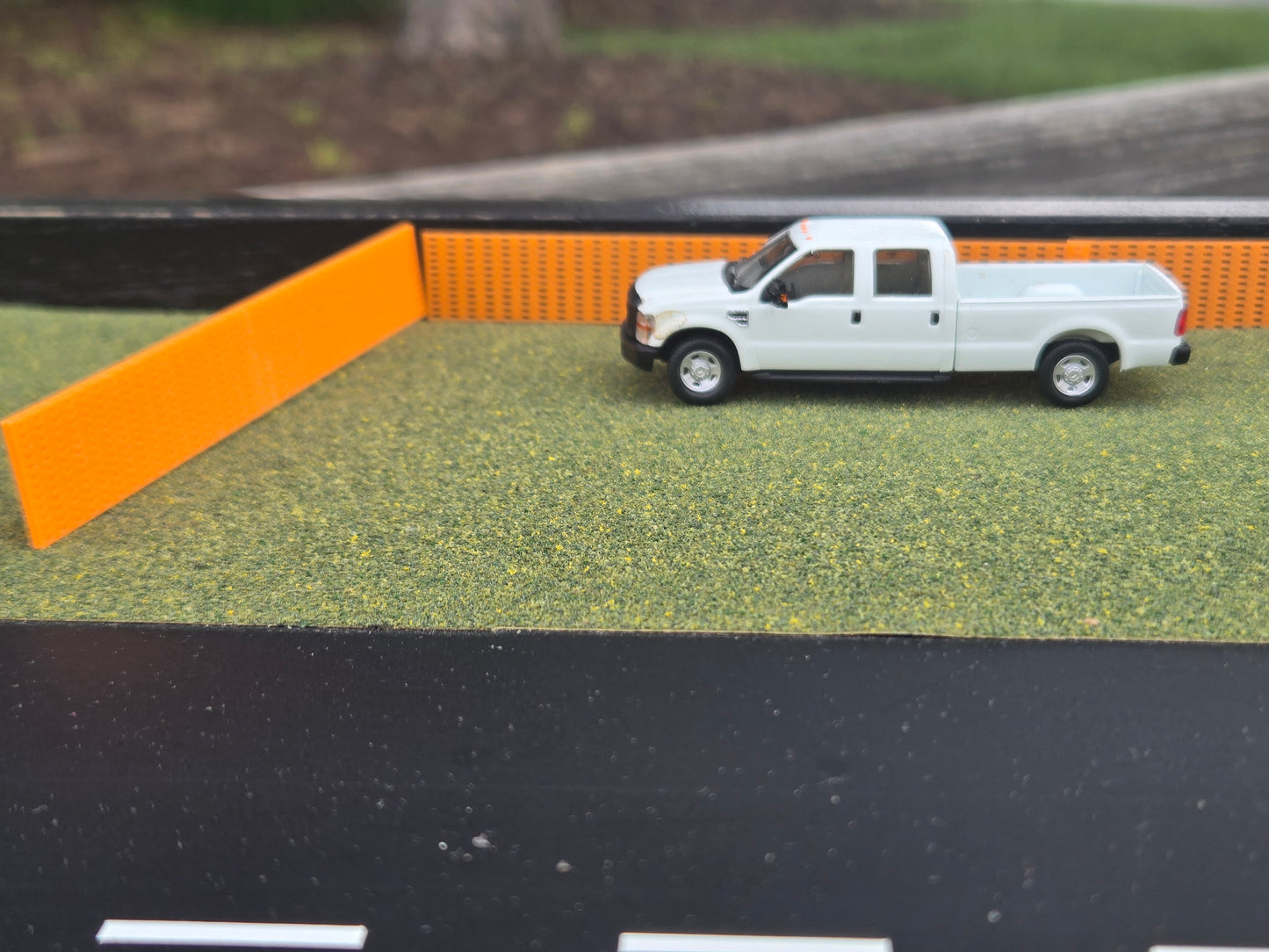 1/87 Scale Construction Fence 180 Feet *6 30' Sections*