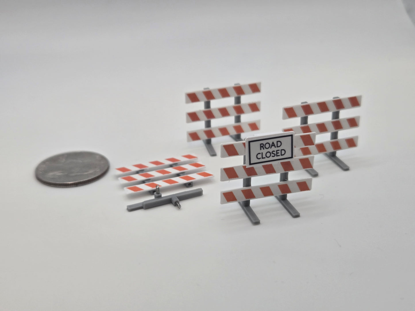 1/87Scale Type III Barricade *4 Pack* with Road Closed Sign