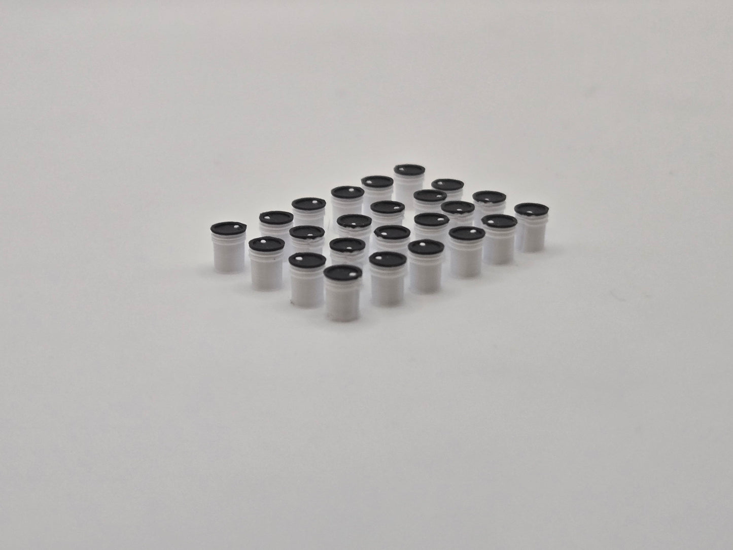 1/87 Scale 5 Gallon Buckets *24 Pack*