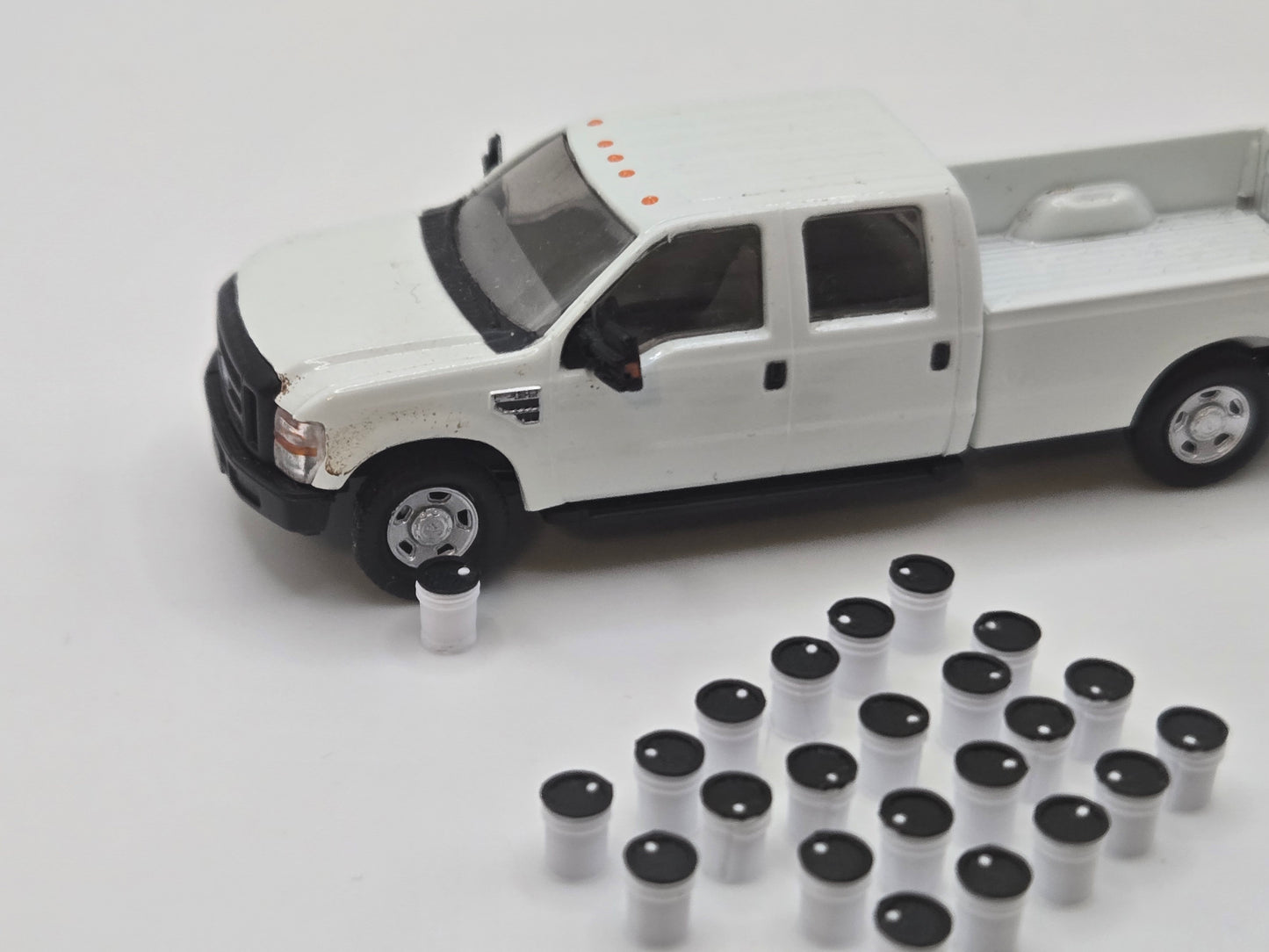 1/87 Scale 5 Gallon Buckets *24 Pack*