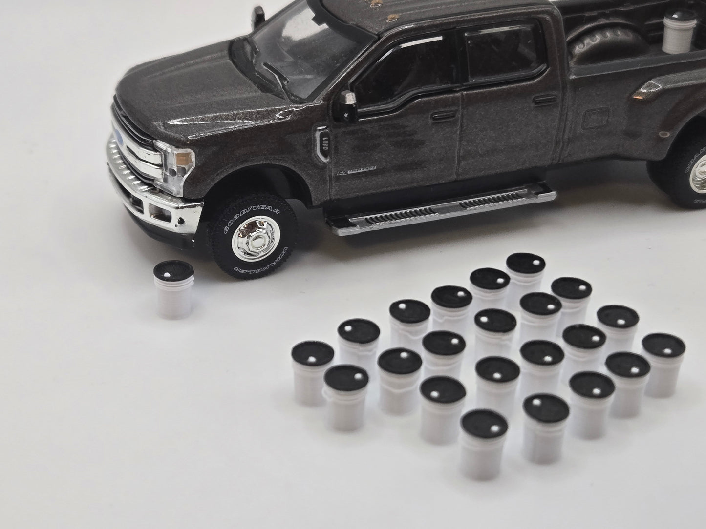 1/64 Scale 5 Gallon Buckets *24 Pack*