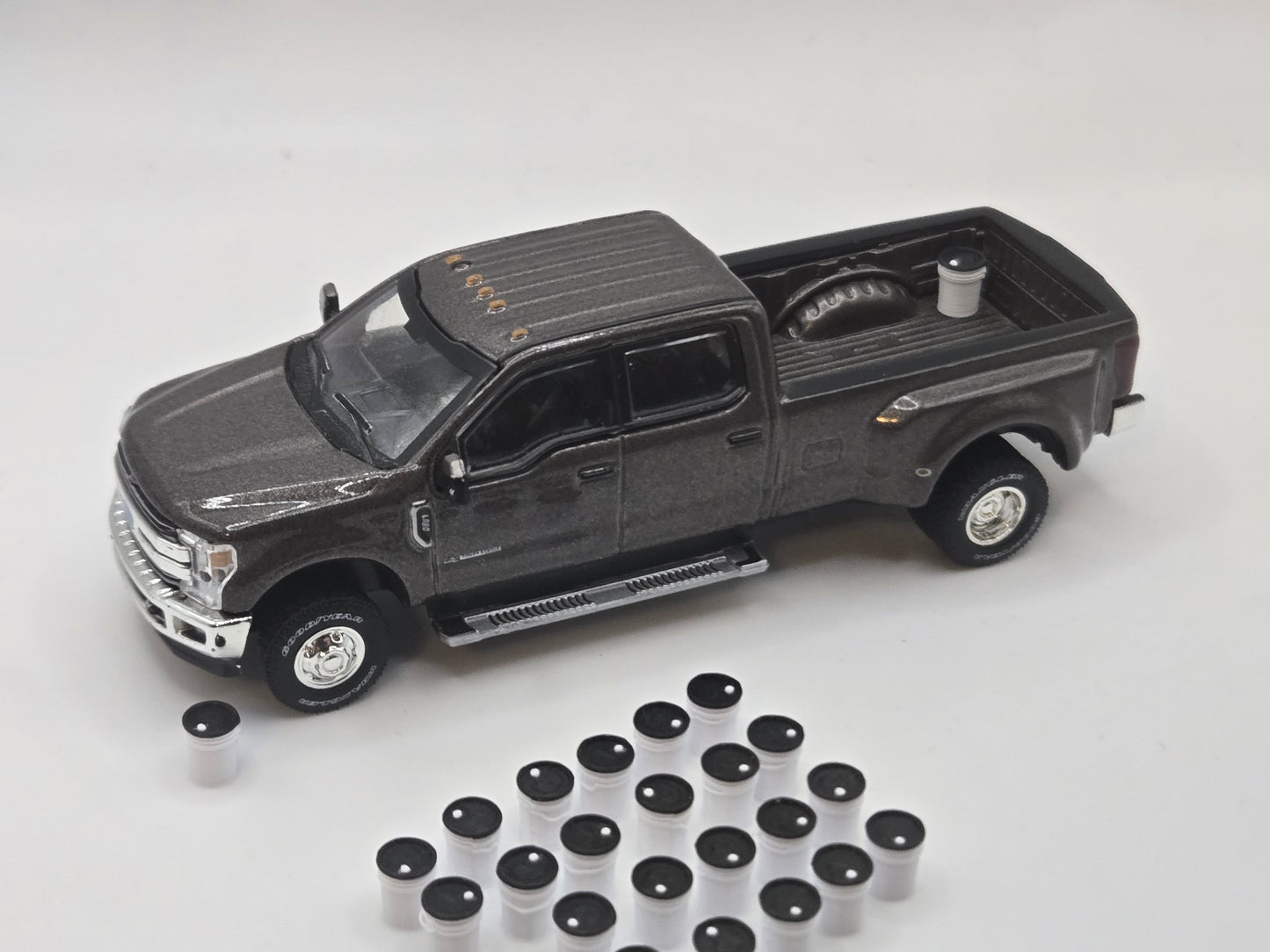 1/64 Scale 5 Gallon Buckets *24 Pack*