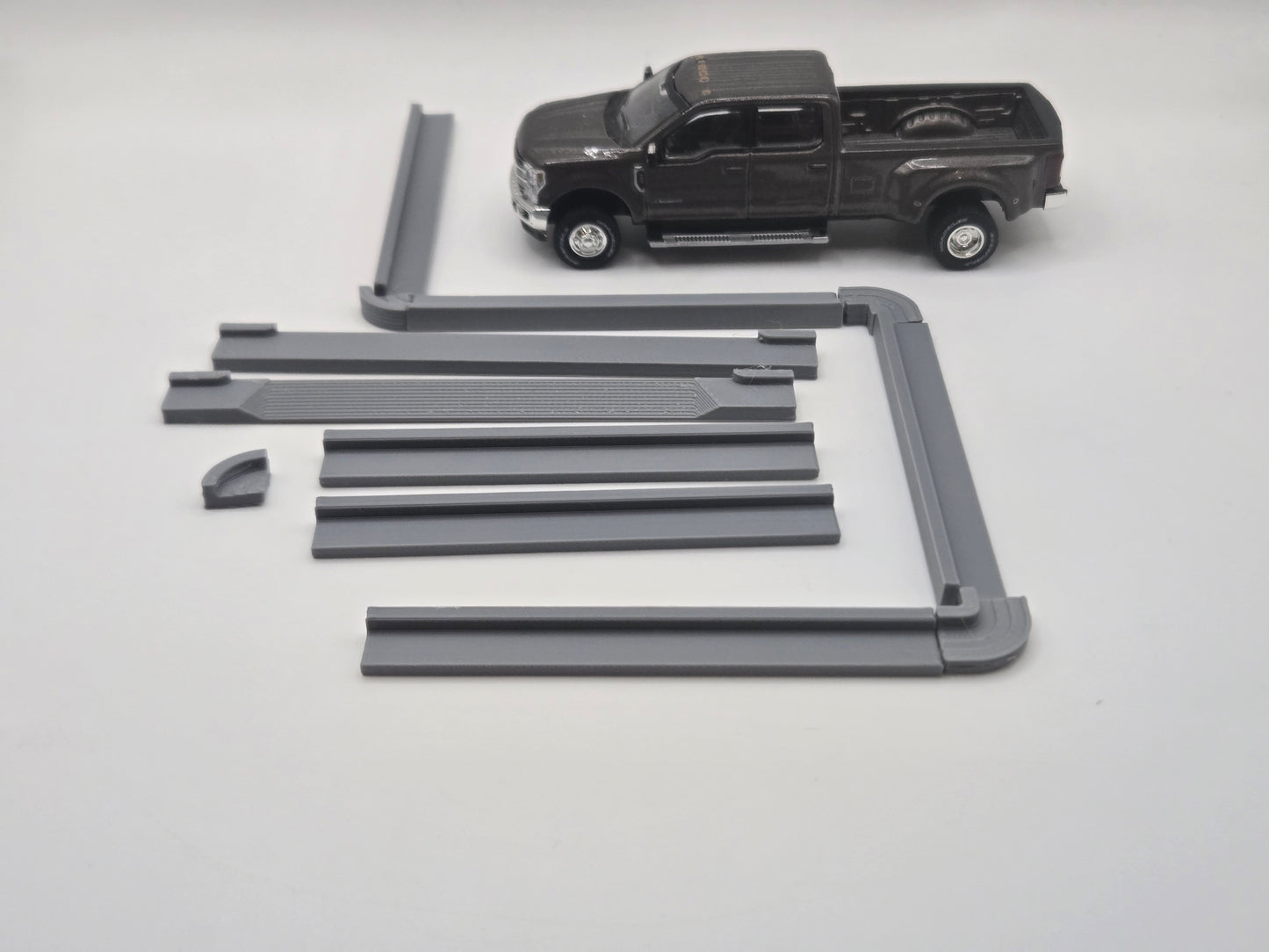 1/64 Scale 30" Curb 12 Piece Set